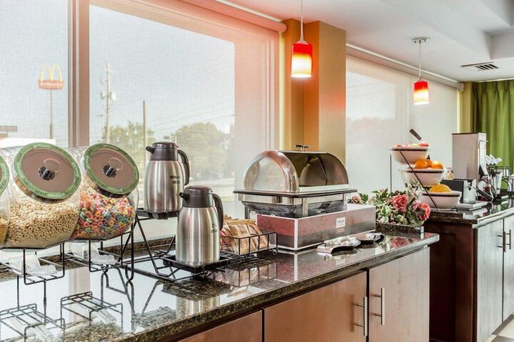 Breakfast/Coffee Service 28 of 31