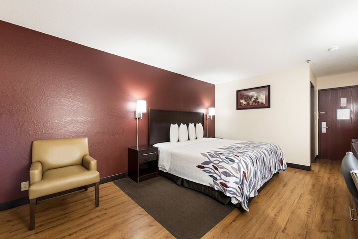 Room 17 of 32