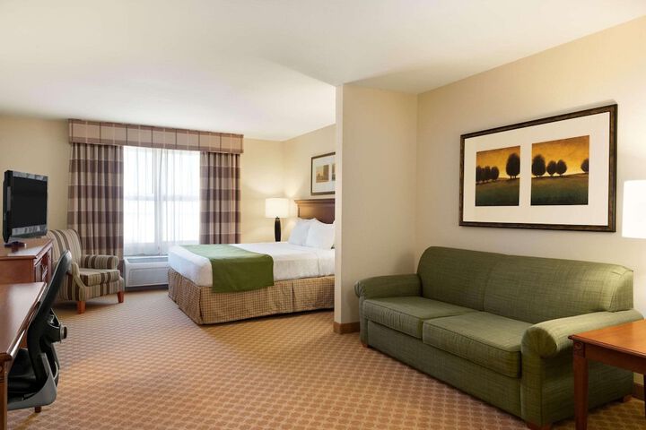 Country Inn & Suites by Radisson Peoria North, IL