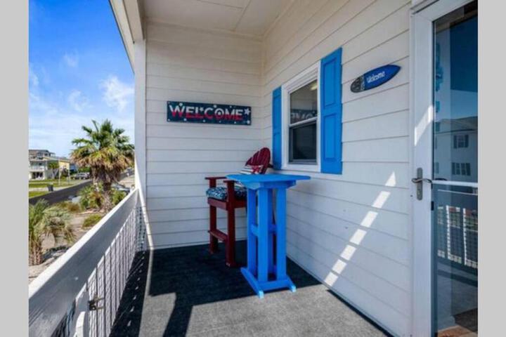 Aqua Haven - Second Street from Beach Home