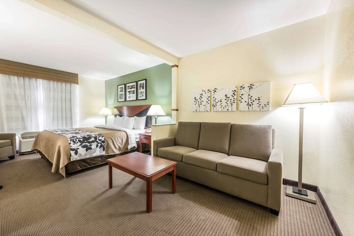 Room 31 of 38