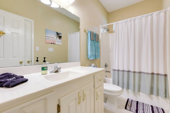 Chic Home w / Club Access Near Bay St. Louis!