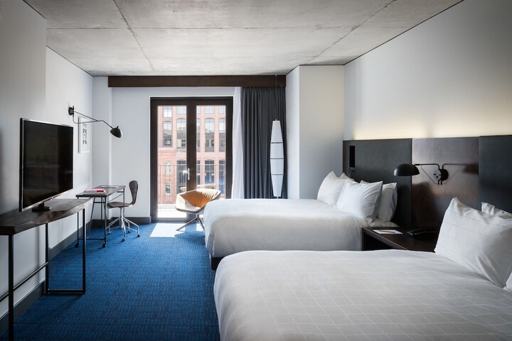 Room 44 of 82