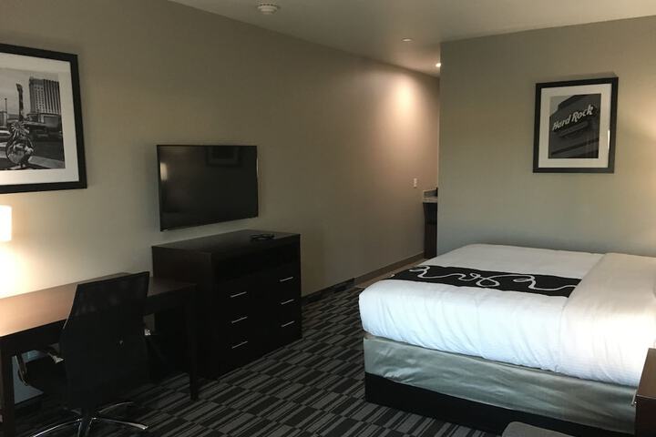 Room 13 of 34