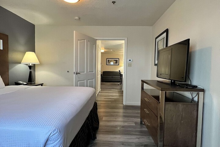 Room 13 of 26