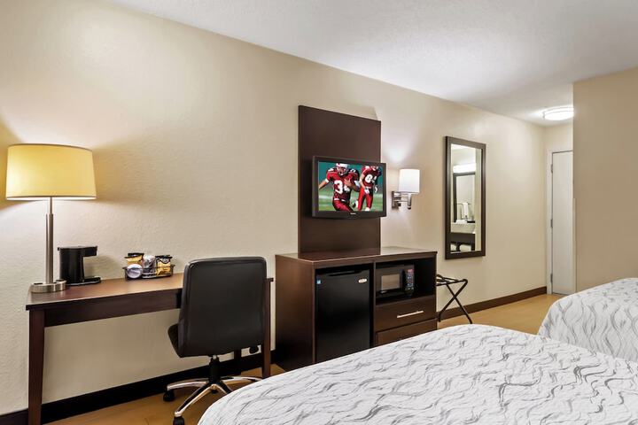 Room 17 of 40