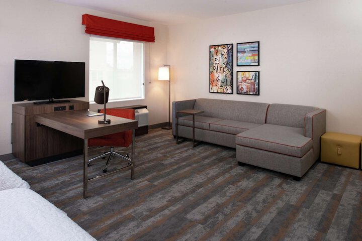 Hampton Inn & Suites Buena Park
