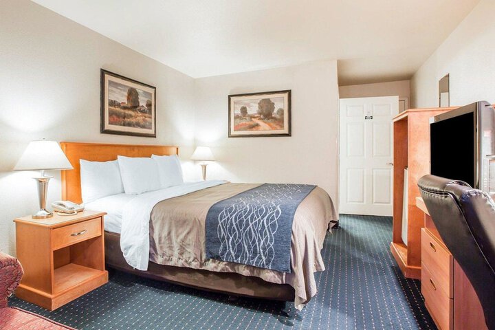Room 16 of 28