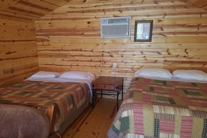No Name City Luxury Cabins & RV