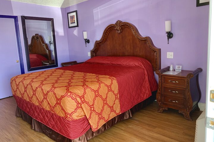 Room 27 of 42