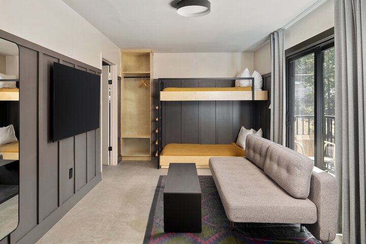 Room 48 of 119