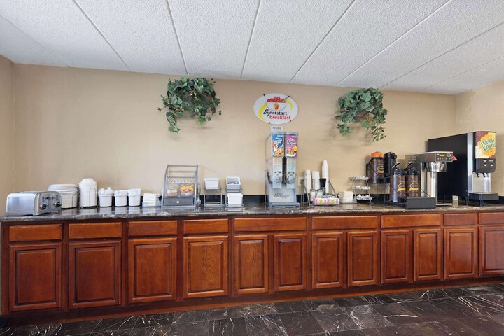 Breakfast/Coffee Service 26 of 26