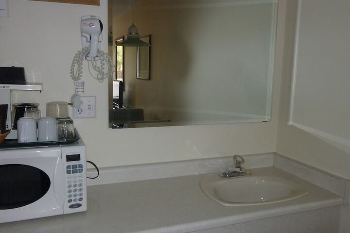 Room 43 of 61