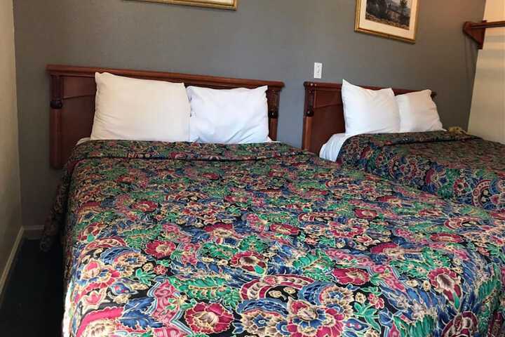 Room 17 of 46
