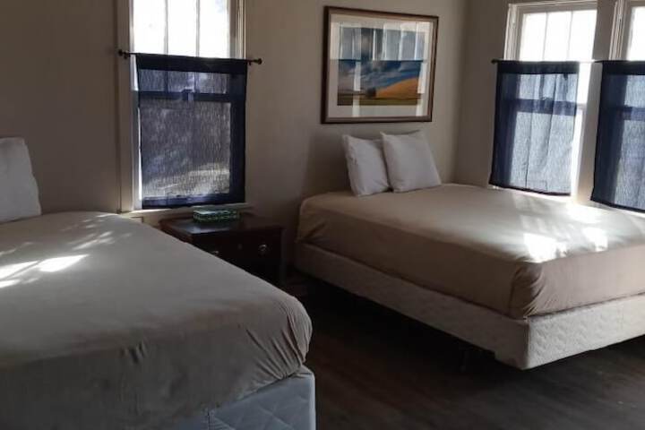 Room 10 of 14