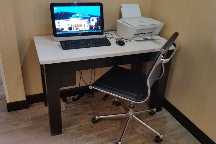 Business Center 36 of 36