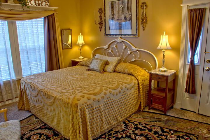 Room 103 of 171