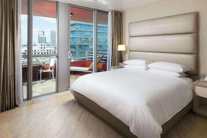Room 28 of 120
