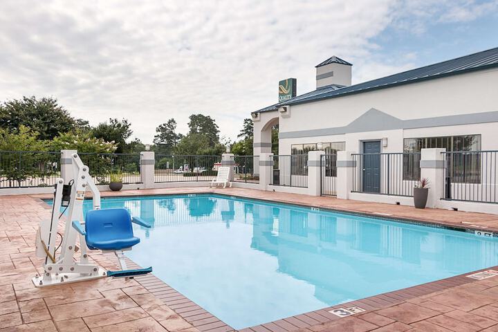 Pool 7 of 41