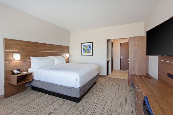 Room 30 of 46