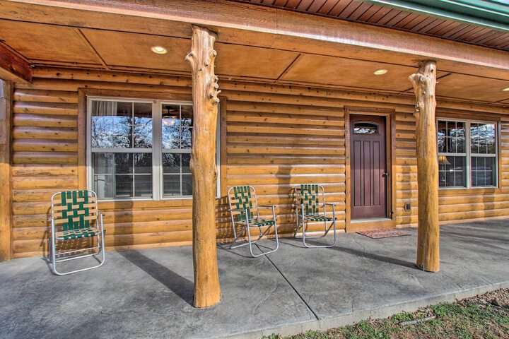 Close to Vineyards: Updated New Haven Retreat!