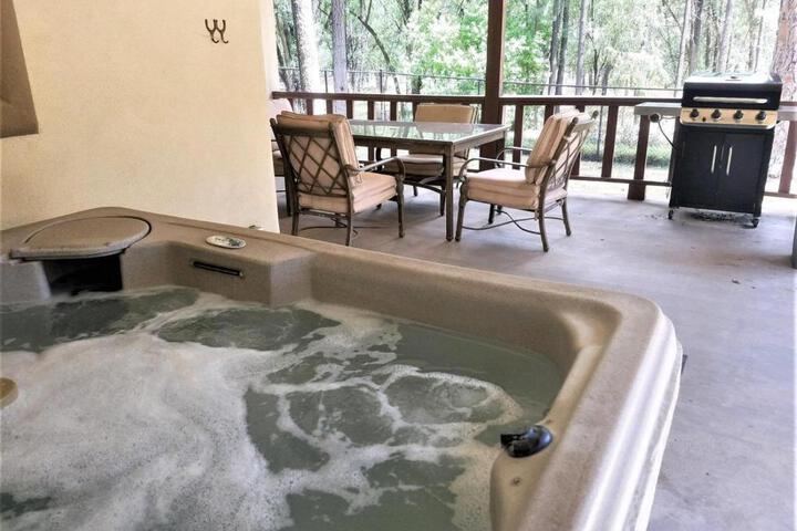 Rivers Edge Cabin