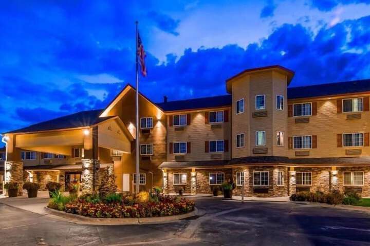 Hotel 1 of 8