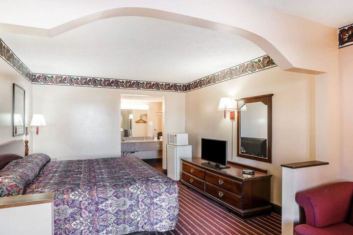 Room 13 of 29