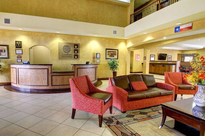 Comfort Inn & Suites Alvarado