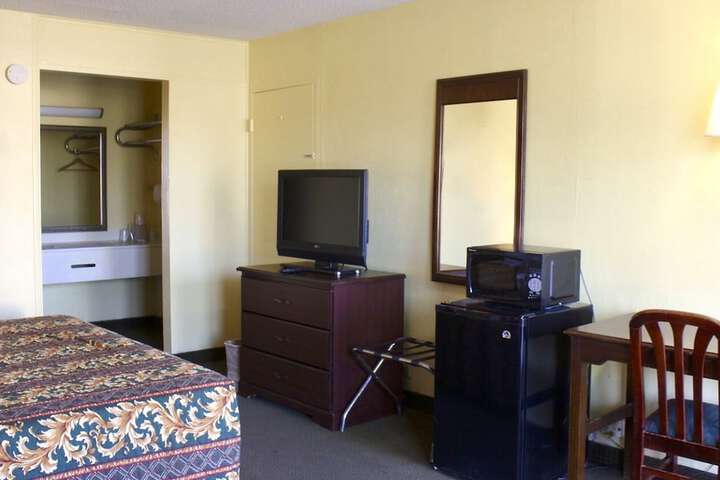 Rodeway Inn Monroe
