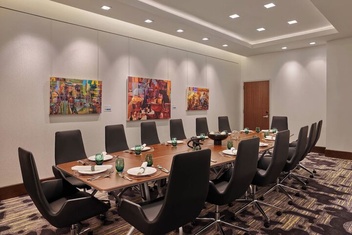 Art Ovation Hotel Autograph Collection