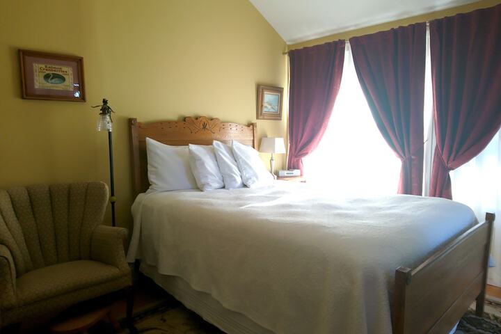 Room 33 of 48