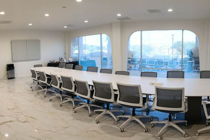 Business Center 53 of 57