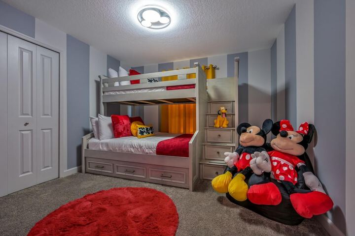 Room 48 of 82