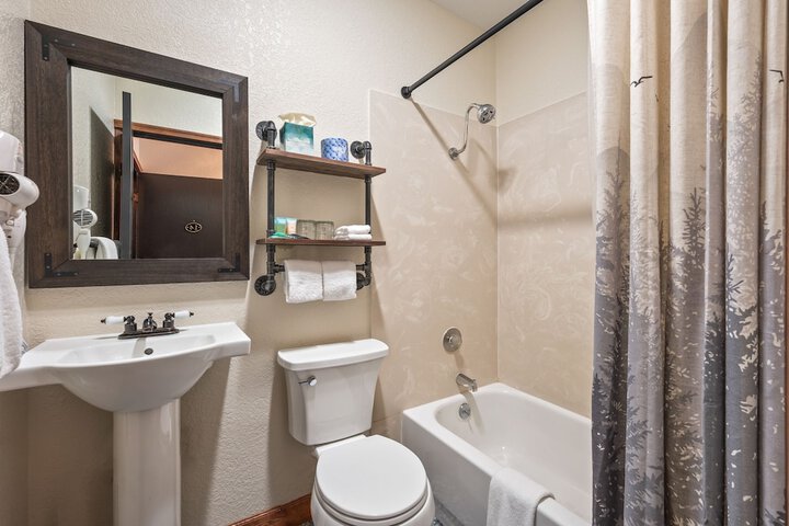 Room 105 of 115