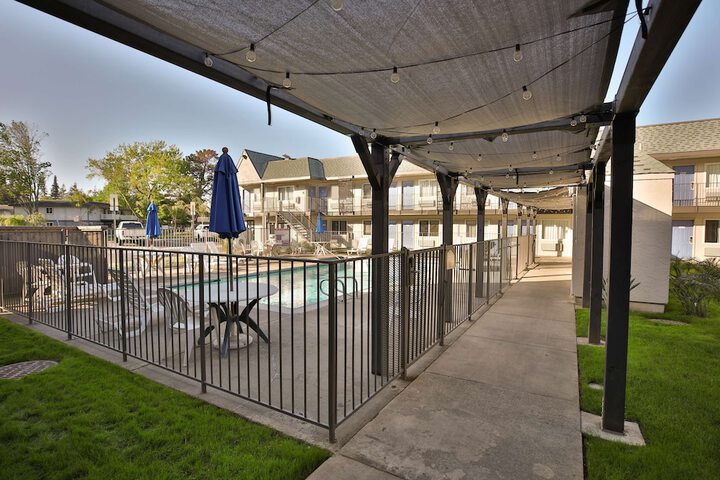 Pool 6 of 36