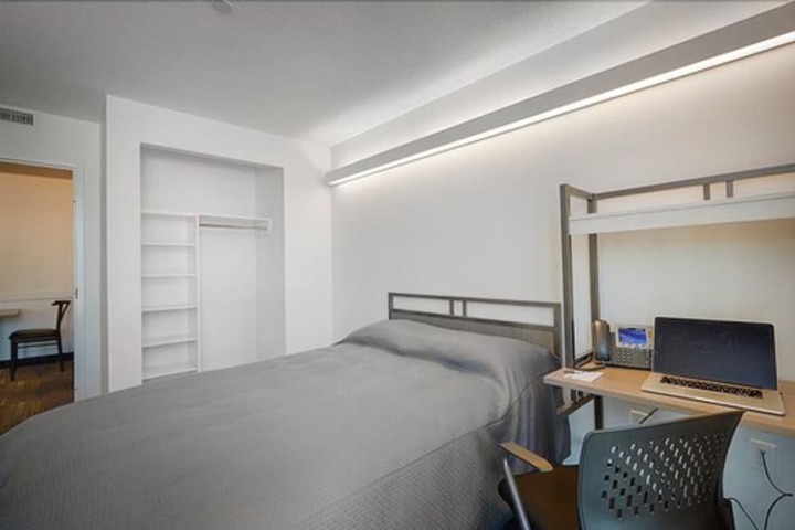 Room 9 of 27