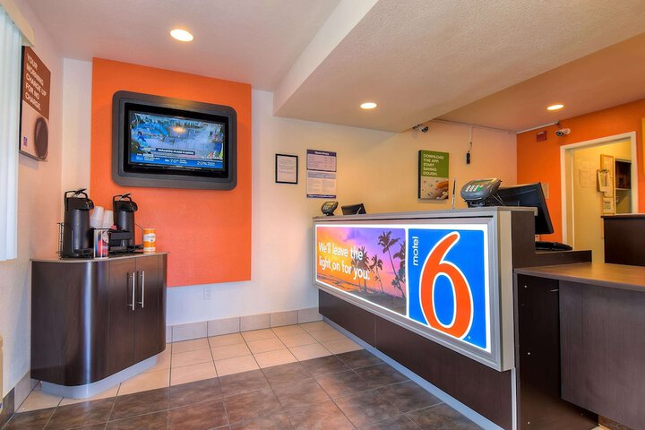Motel 6 Westminster South - Long Beach