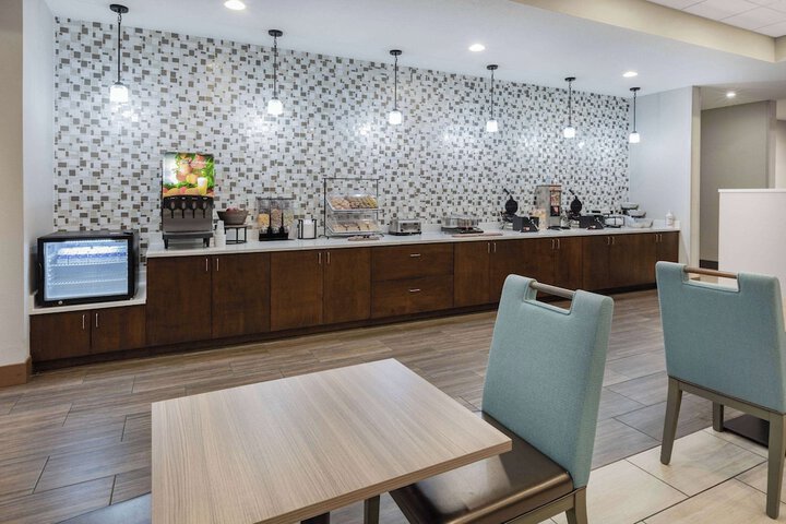 La Quinta Inn & Suites by Wyndham Jackson / Cape Girardeau
