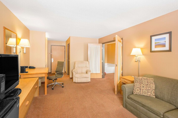 Room 14 of 18