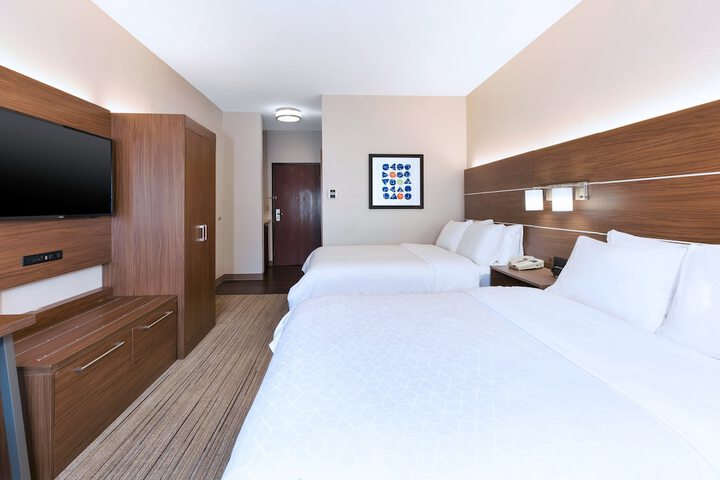 Room 11 of 39