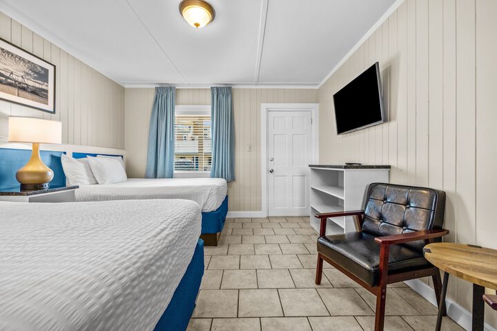 Dolphin Oceanfront Motel