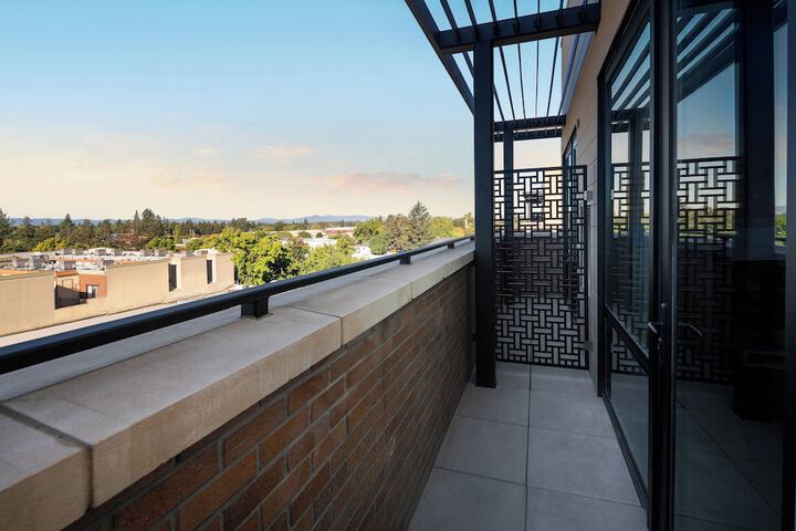 AC Hotel by Marriott Santa Rosa Sonoma Wine Country