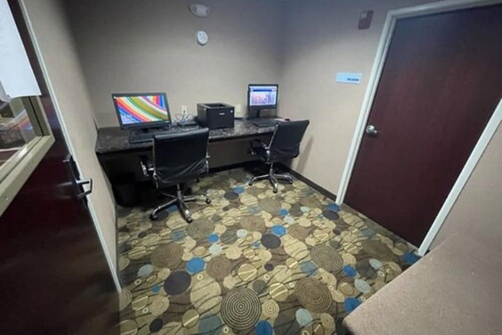 Business Center 13 of 14