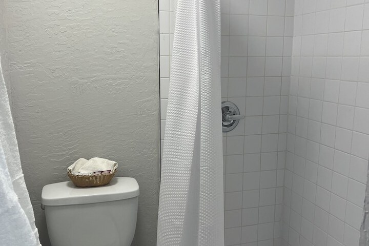 Room 16 of 26