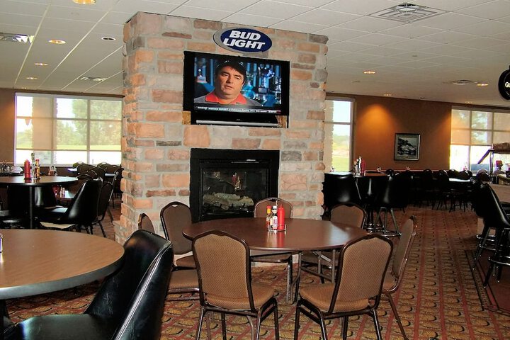 Lounge 108 of 118