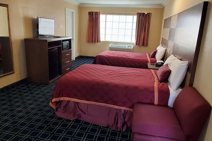 Room 8 of 14