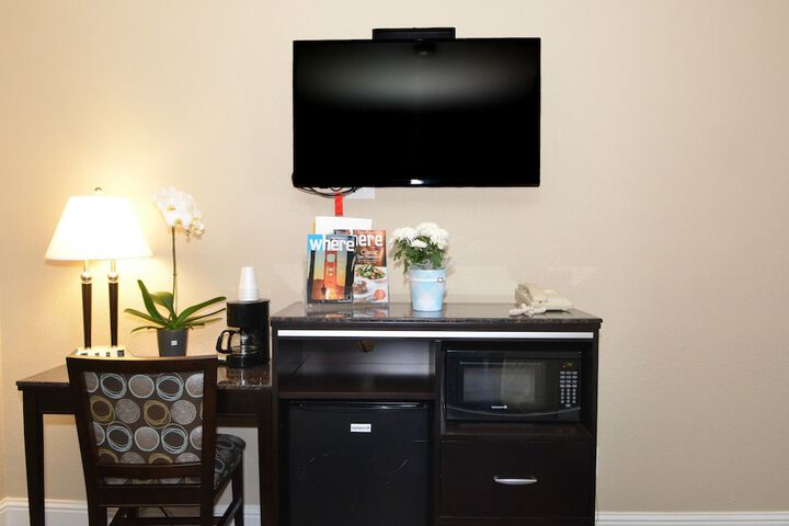 Room 12 of 23