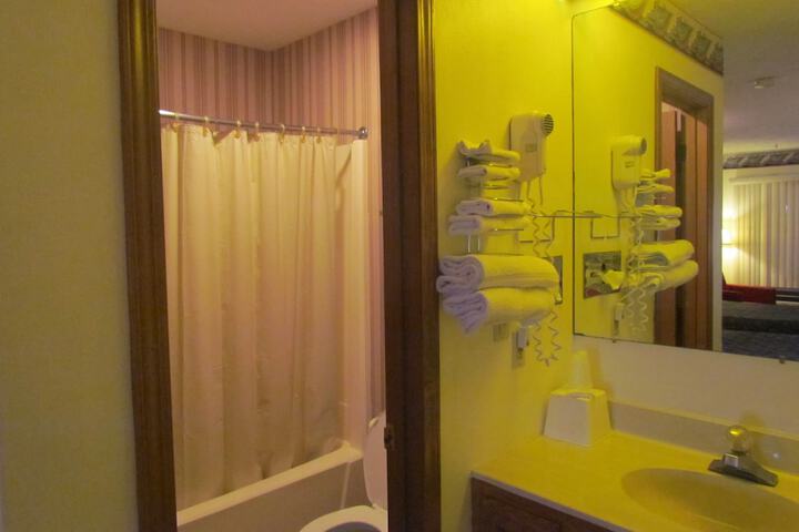 Room 5 of 11
