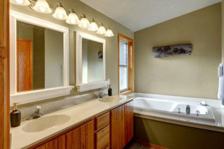 Prospectors Bend - Two Bedroom Home with Hot Tub